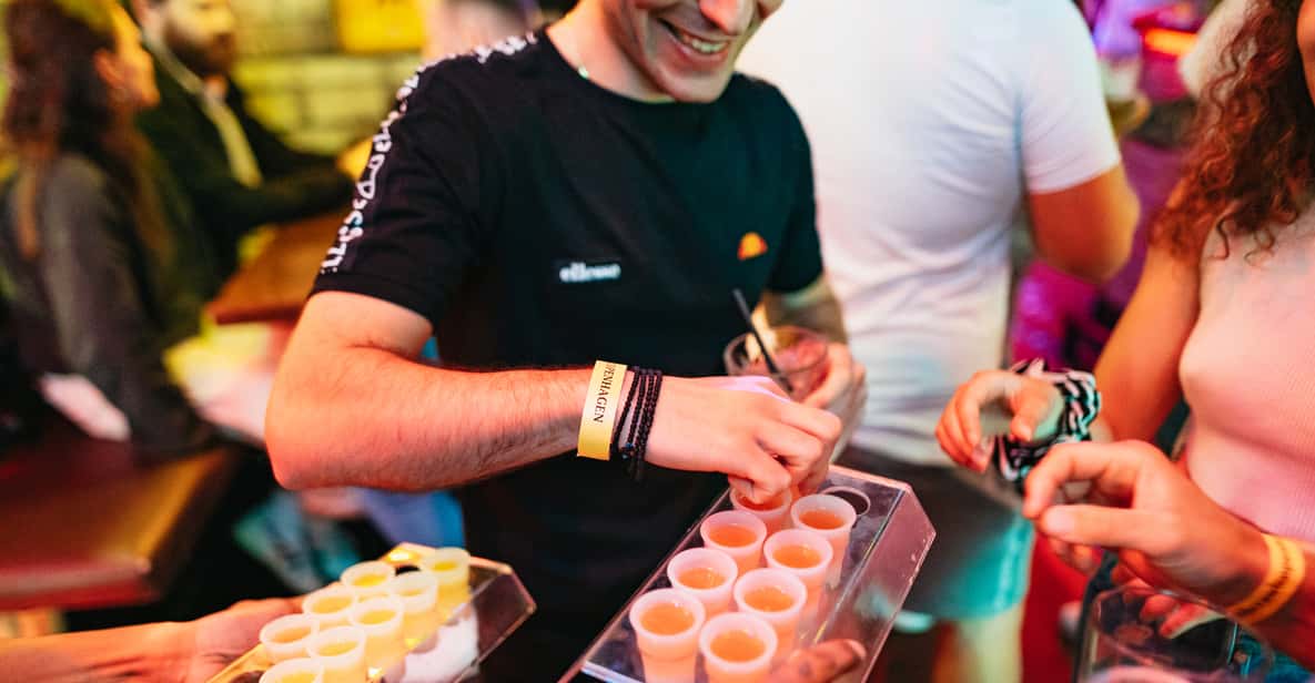 København: Guidet Party Pub Crawl med 4 shots og 1 drink